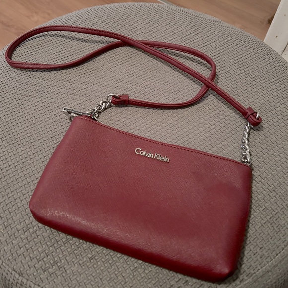 Practical Calvin Klein crossbody - Picture 1 of 3